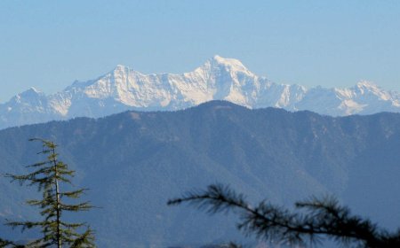 Enjoy Mesmerizing Views from the Lal Tibba Scenic Point Today