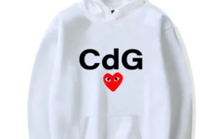 The Iconic CDG Shirt A Blend of Avant-Garde Fashion and Everyday Wear