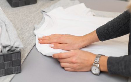 How To Fold Shirts For Packing in Moving Boxes: Tips from Professional Movers
