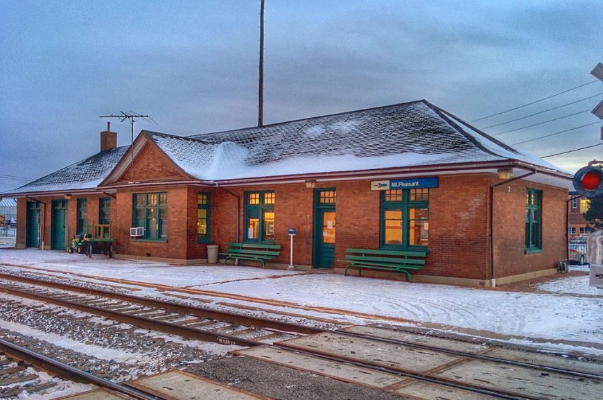 Tracks Through the Tall Corn State: Exploring Amtrak Stations in Iowa and Their Role in American Rail Travel